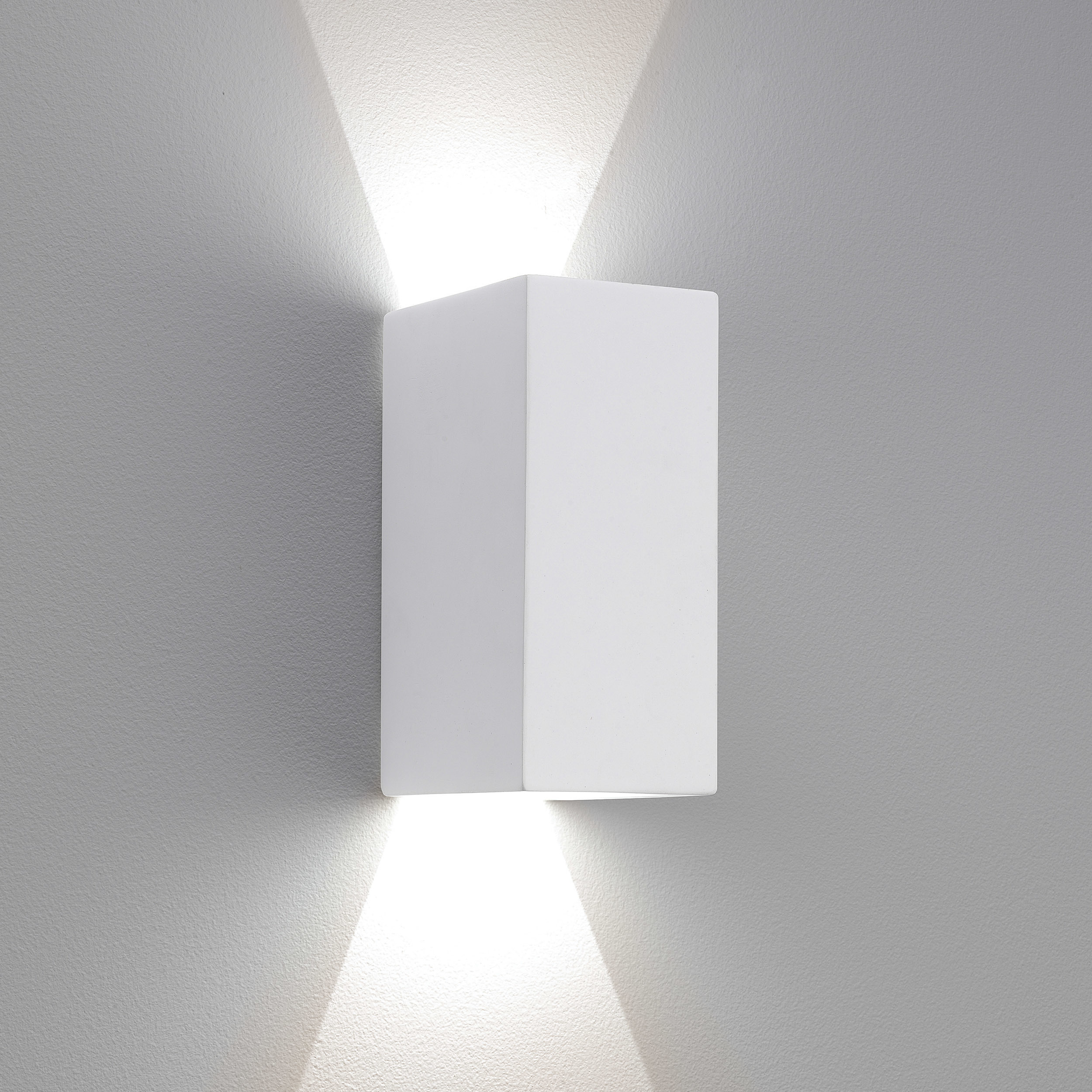 Настенный светодиодный светильник Astro Parma 1187014 (7598), LED 6,4W 2700K 154.59lm CRI80, белый, под покраску, гипс - фото 1