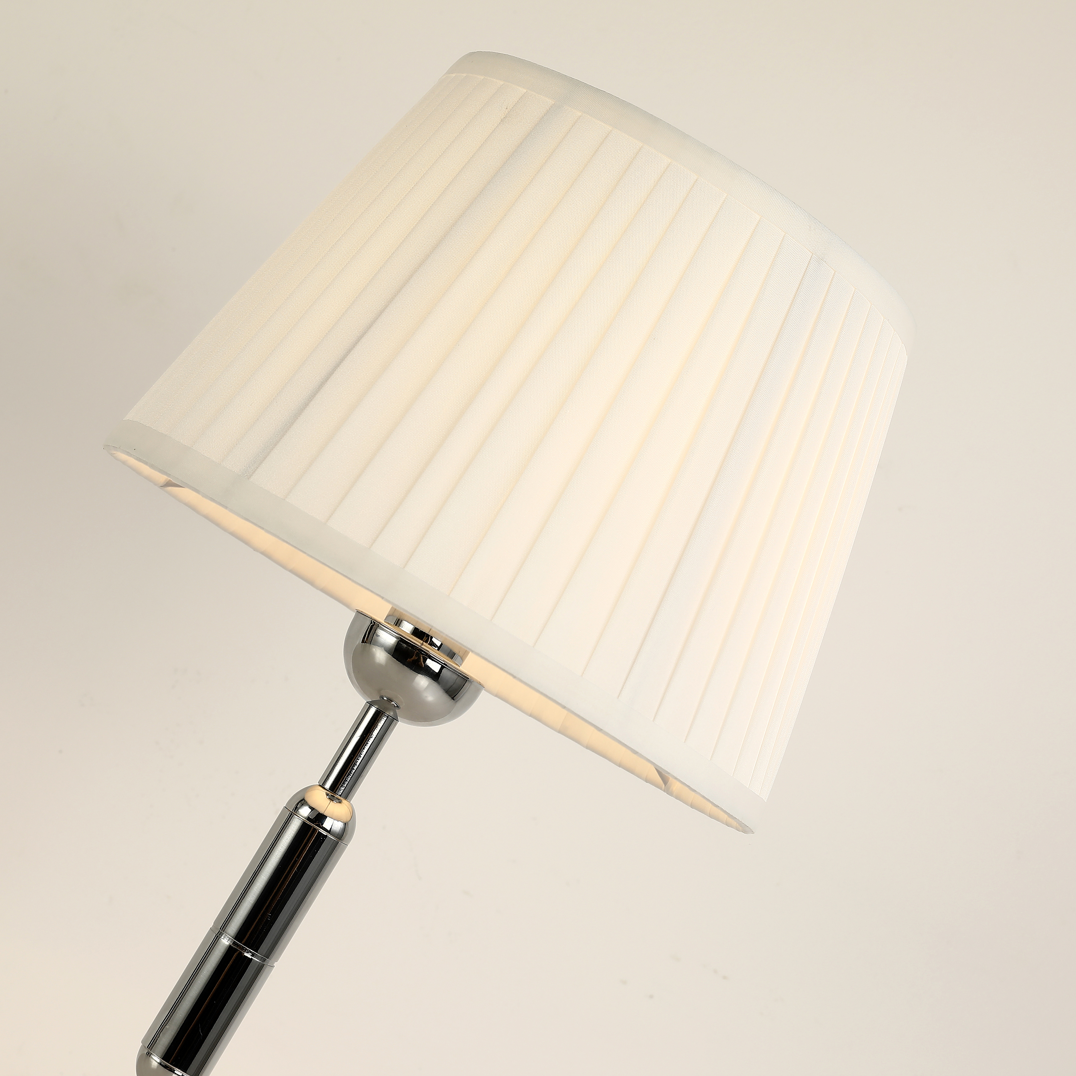 Настольная лампа Favourite Avangard 2952-1T, 1xE14x40W, белый - фото 4