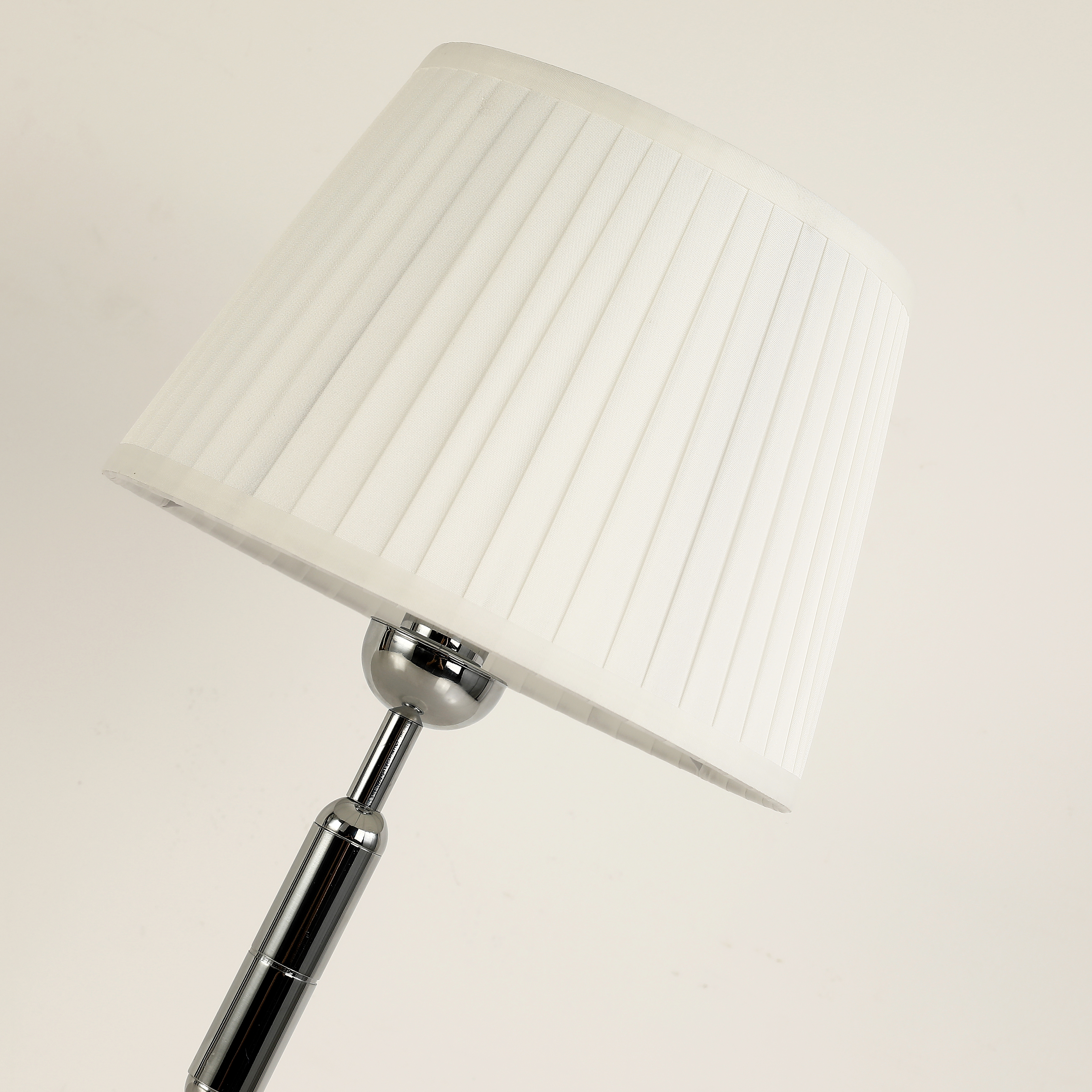 Настольная лампа Favourite Avangard 2952-1T, 1xE14x40W, белый - фото 5