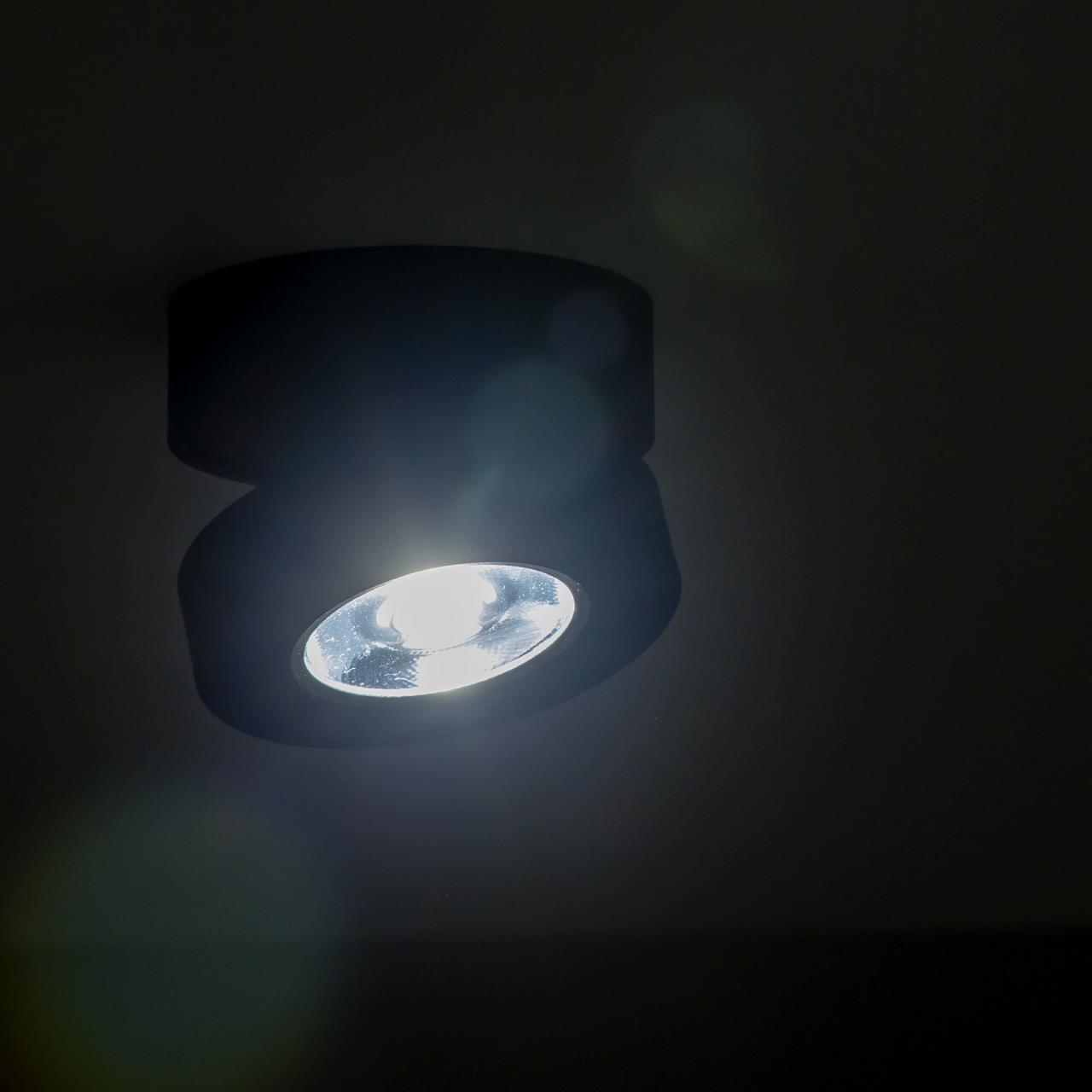 Потолочный светодиодный светильник с регулировкой направления света Citilux Стамп CL558031N, LED 10W 4000K 900lm - фото 3